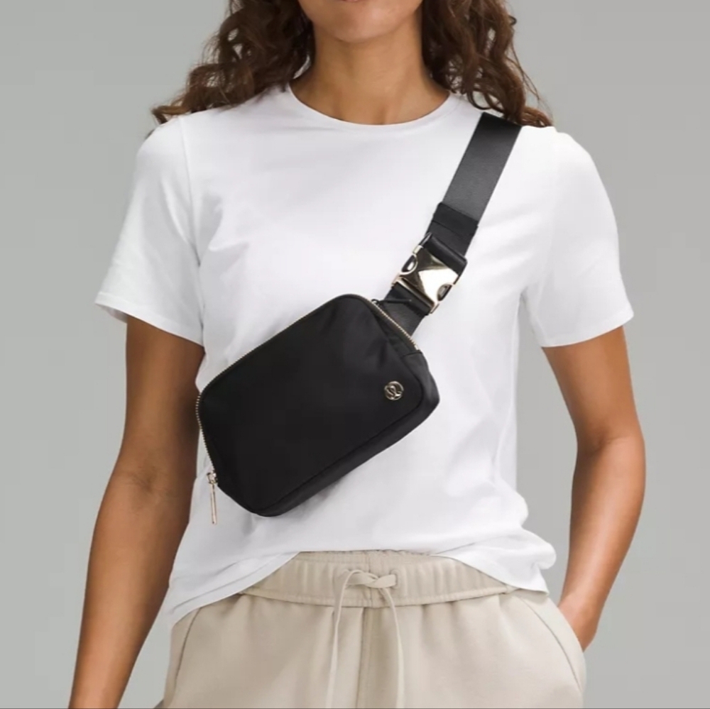 Lululemon Brand New Belt Bag Fanny Pack Black